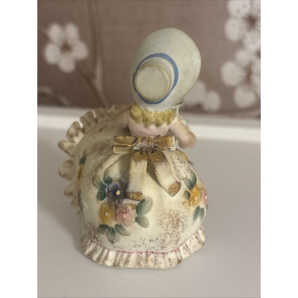 Lefton "Bloomer Girl" porcelain figurine, model KW2322, ruffled skirt design. - Picture 3 of 7